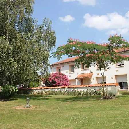 Clos Du Marais *