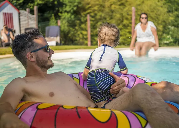 Konukevi Clos Du Marais 3*